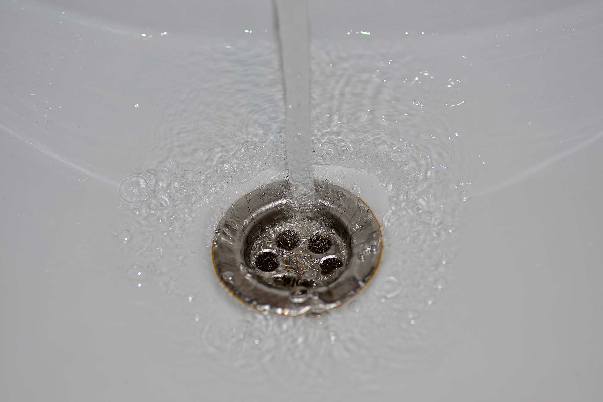 A2B Drains provides services to unblock blocked sinks and drains for properties in Colchester.
